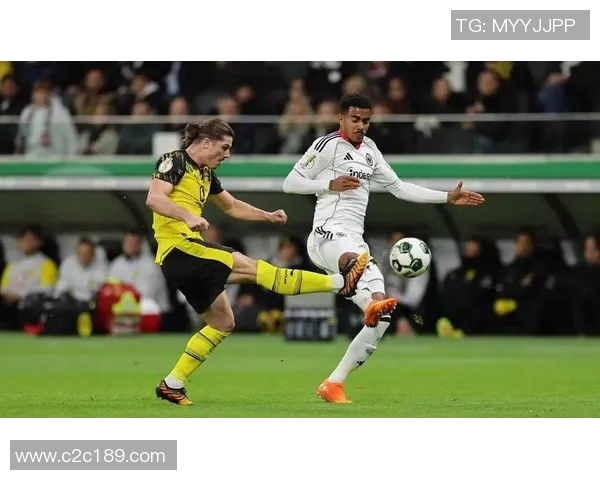 奥格斯堡主场迎战多特蒙德争夺德甲积分榜关键战役