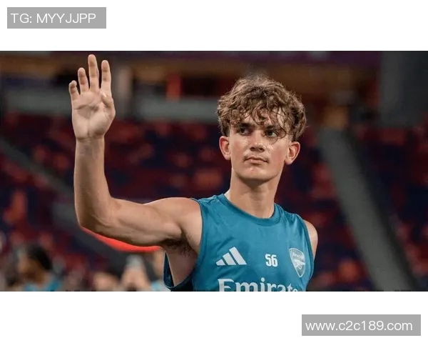 沙尔克04新秀哈洛恩或成主力,主教练看好表现闪耀