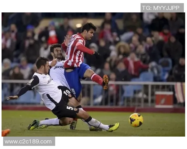 瓦伦西亚主帅下课，球队陷入危机：揭示蝙蝠军团的未来