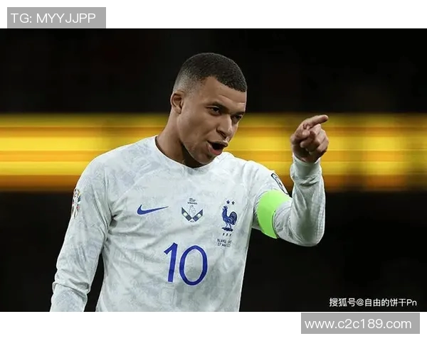 姆巴佩热情拥抱亚马尔赛后致意致谢俄罗斯球迷